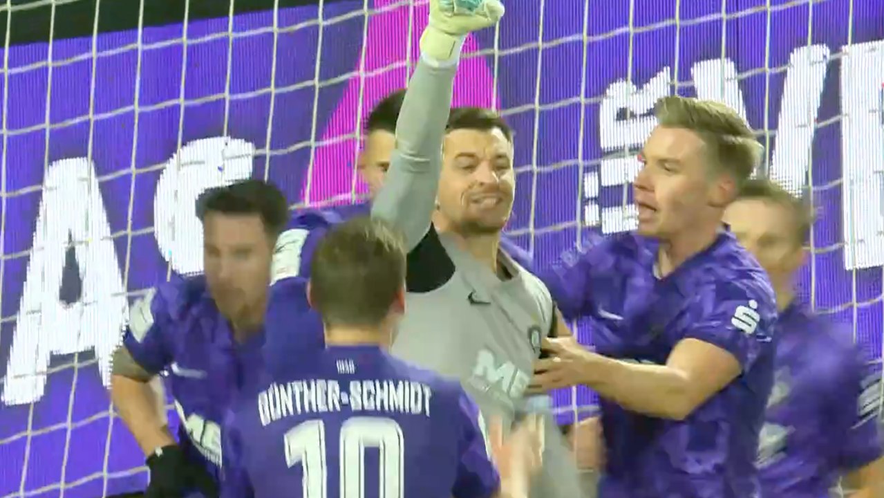 Männel hält Elfer gegen Darvich: Aue rettet Punkt gegen VfB II