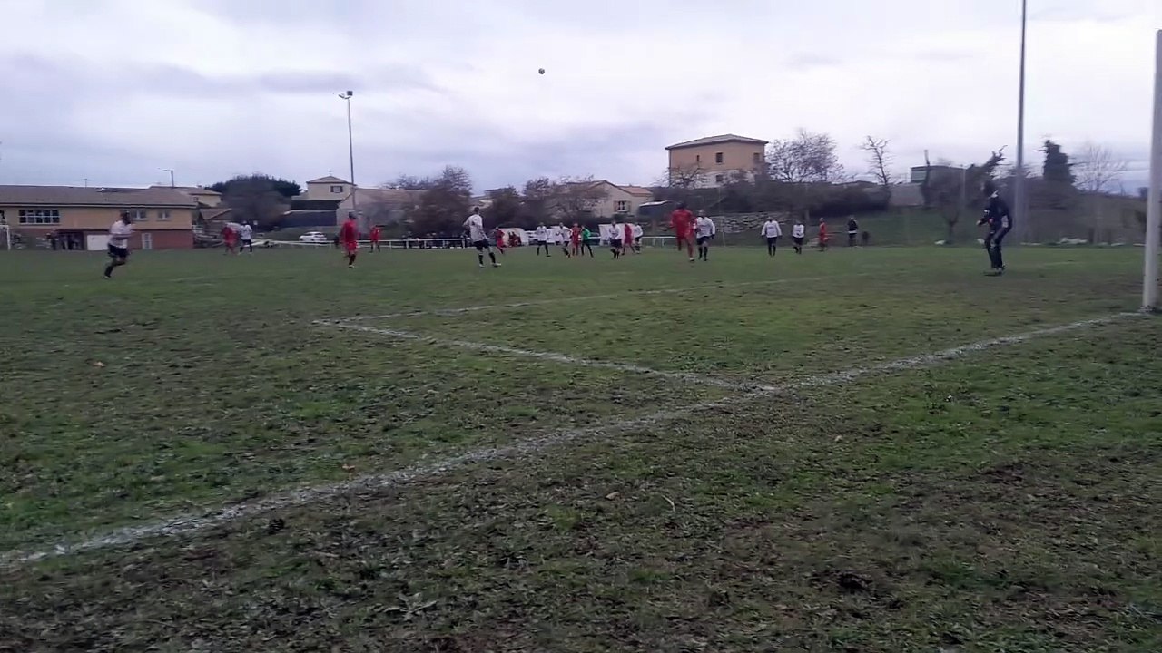 LA VIDÉO DU BUT REFUSÉ POUR HORS-JEU À JUNIOR AS DU PIC VS FC BREN DIMANCHE 23 NOVEMBRE 2025