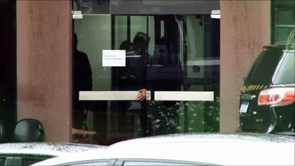 Michele Bolsonaro sai da unidade em que Bolsonaro se encontra