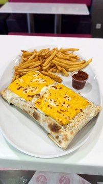 Gratinated Tacos with Cheddar and Goat Cheese & Honey – A Perfect Flavor Duo! #CheddarTacos #GoatCheeseTacos #HoneyTacos #GratinatedTacos #CheeseLovers