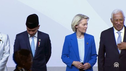 Cumhurbaşkanı Erdoğan G20 Liderler Zirvesi kapsamında gerçekleştirilen aile fotoğrafına katıldı