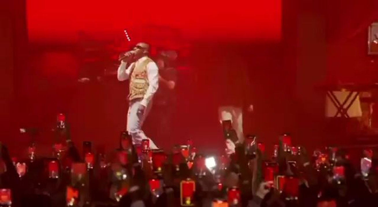 Asake & Olamide performing “Amapiano” at the OVO Wembley Arena in London. Proud Father and Son moment 🥹❤️