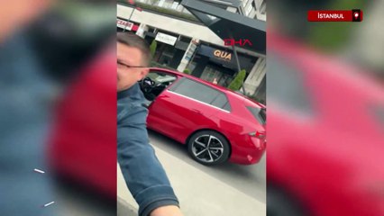 İstanbul'da trafikte tartıştığı sürücünün kapısını açmak istedi otomobil ilerleyince yere düştü