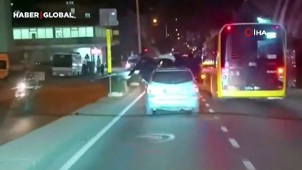 Arnavutköy’de araç üstünde tehlikeli yolculuk! O anlar kamerada