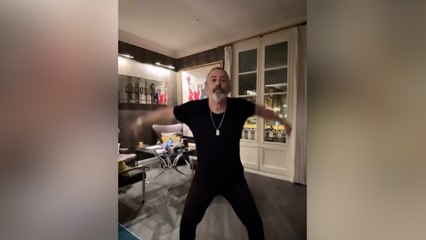 Cem Yılmaz'dan yapay zekalı dans videosu