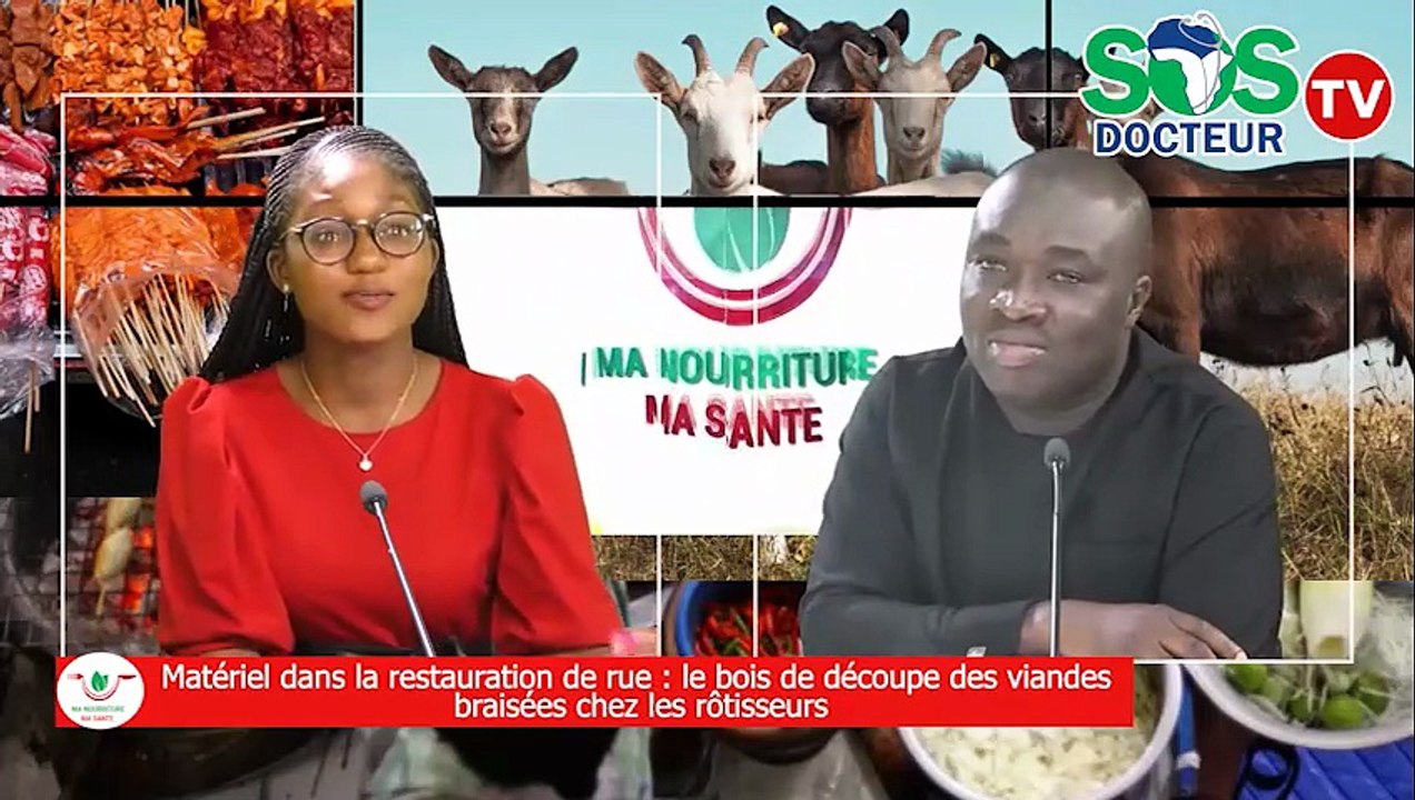 Matériel Dans La Restauration De Rue  Le Bois De Découpe Des Viandes Braisées Chez Les Rôtisseurs