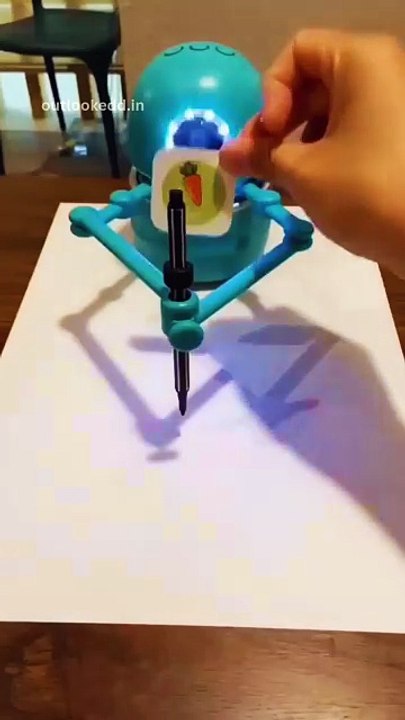 Interactive Drawing Robot Artist 🤖🎨 Fun + Educational Creative Buddy for Kids | Perfect Gift 🇺🇸