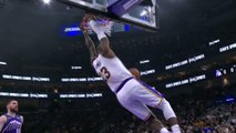 Lakers - LeBron s'envole pour un dunk spectaculaire