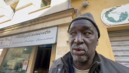 Sassari, appello della comunit? senegalese: ?Il nostro amico non cammina, troviamo una carrozzina?