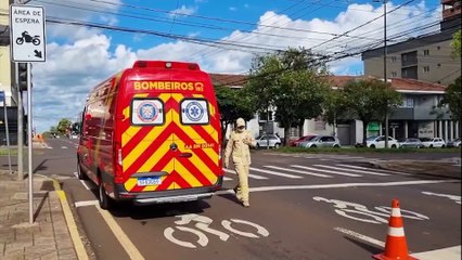 Bombeiros atendem atropelamento em frente ao Shopping JL, no Centro
