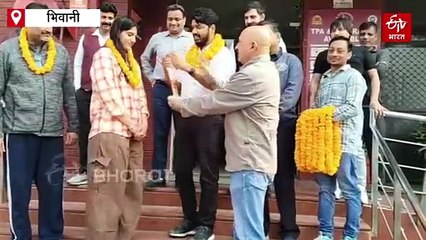 विश्व कप में गोल्ड विजेता नुपुर श्योराण लौटी भिवानी, हुआ भव्य स्वागत, अब कॉमनवेल्थ और एशियन गेम्स में मेडल का लक्ष्य