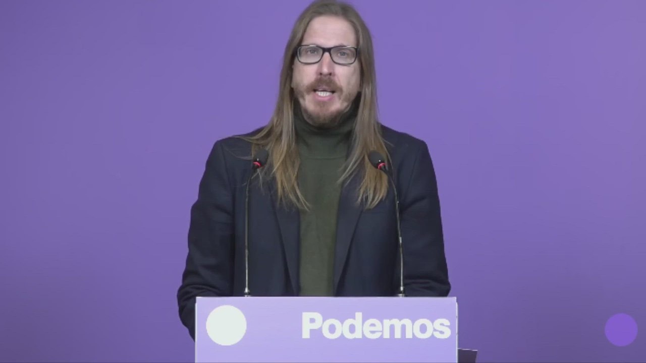 Podemos achaca la renuncia del fiscal general al "golpismo judicial" en un "Estado podrido"