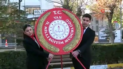 Van’da \"24 Kasım Öğretmenler Günü\" kutlandı