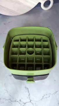 Must-Have Stackable Ice Cube Tray with Storage Bin (Kitchen Gadget)