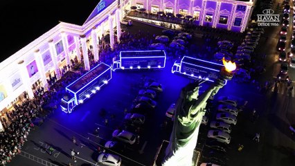 Luzes, música e Papai Noel marcam a chegada da magia natalina a Umuarama