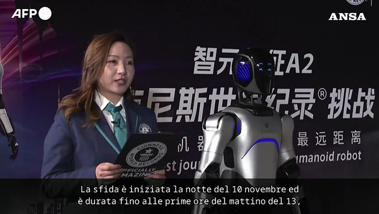 Cina, robot umanoide nel Guinness dei primati: ha camminato tre giorni senza sosta