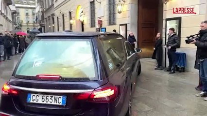 Ornella Vanoni, l'arrivo della salma per la riapertura della camera ardente a Milano