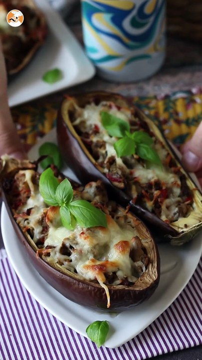 Stuffed eggplant with mozzarella au gratin
