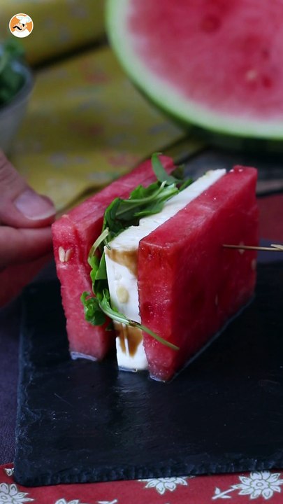 Sándwich de sandía, feta y rúcula, la receta viral más refrescante del verano
