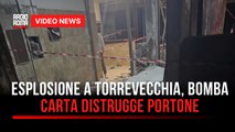 Esplosione a Torrevecchia, bomba carta distrugge portone