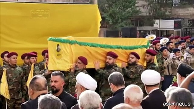 Hezbollah celebra a Beirut i funerali di massa di Tabatabai