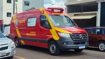 Homem cai de escada no Centro de Cascavel e é levado com ferimentos para a UPA