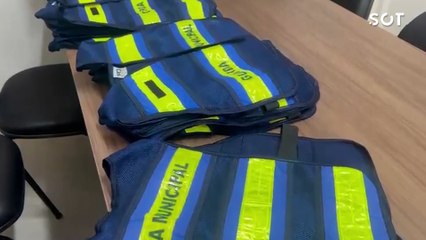 SESPPRO investiga a origem dos coletes da "Guarda Municipal" localizados em ação no Bairro Guarujá em Cascavel