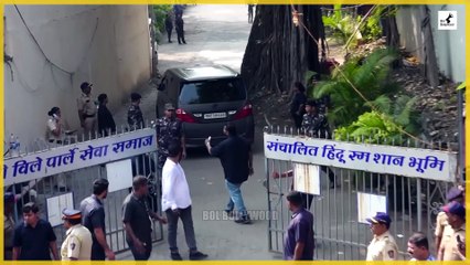 Salman-Khan-Akshay-Kumar-Aamir-Khan-Amit_Media_YPBk5oJh0QA_001_1080p