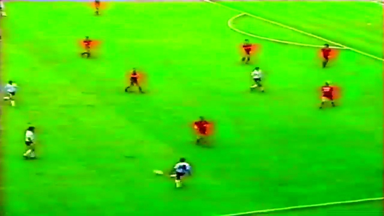 Maradona rebotando