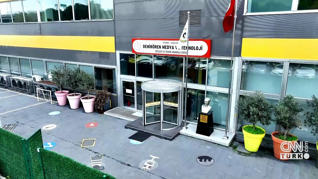 Demirören Medya ve Teknoloji MTAL’de Öğretmenler Günü etkinliği
