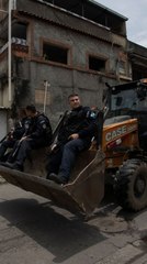 Operativo contra barricadas en las favelas de Brasil
