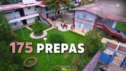 Reconocen a estudiantes con mejores promedios en Ceneval