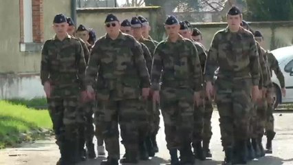 Francia podría restablecer el servicio militar voluntario para reforzar su reserva estratégica