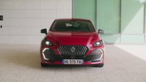 Renault Clio full hybrid E-Tech Techno Exterior Design in Absolute Red