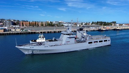 Navy ship arrives in Tasmania