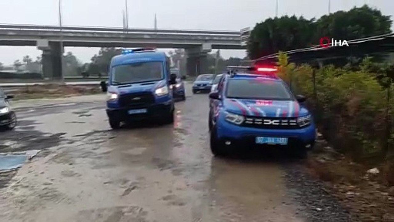 Antalya’da kumları çalıp sahilleri talan etmişlerdi: Kamyonlar dolusu plaj kumu bulundu