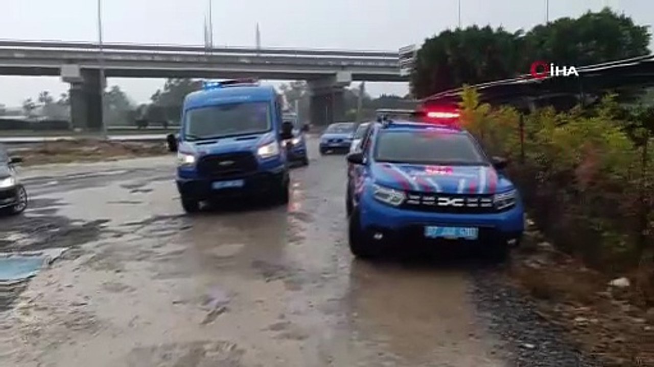 Antalya’da kumları çalıp sahilleri talan etmişlerdi: Kamyonlar dolusu plaj kumu bulundu