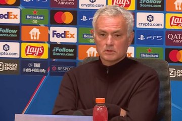 Mourinho se cansa de los periodistas: "¿Tu padre siempre fue amable contigo?"