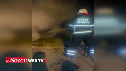 Evin bahçesindeki park halindeki otomobil yandı