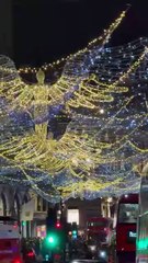 🎄✨ Londres sous les illuminations de Noël, c’est un vrai conte de fées.