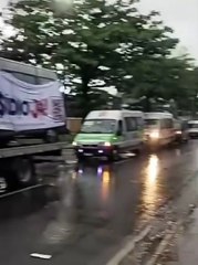 Motoristas de vans fazem paralisação e protesto na Prefeitura do Rio