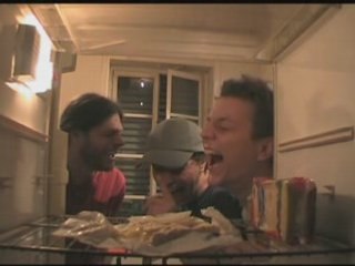 LE FRIGO Épisode 7 : Rires et Paix dans la Colocation 🥣