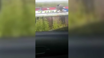 Volcó un micro que transportaba militantes a un acto de Kicillof en Mar del Plata