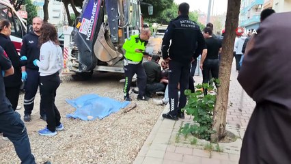 Yaşlı adamın kepçenin altında kaldığı kazanın görüntüleri ortaya çıktı