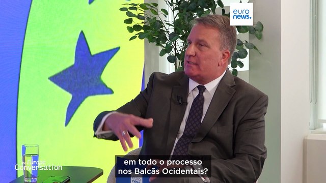 Primeiro-ministro do Montenegro promete impor restrições à concessão de vistos a viajantes russos