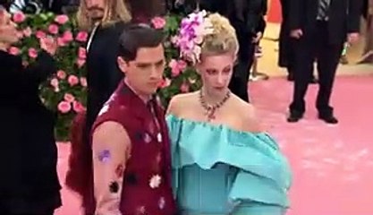 Bella Thorne Reveals Sexuality & Gives Apology To Mom In Emotional Post