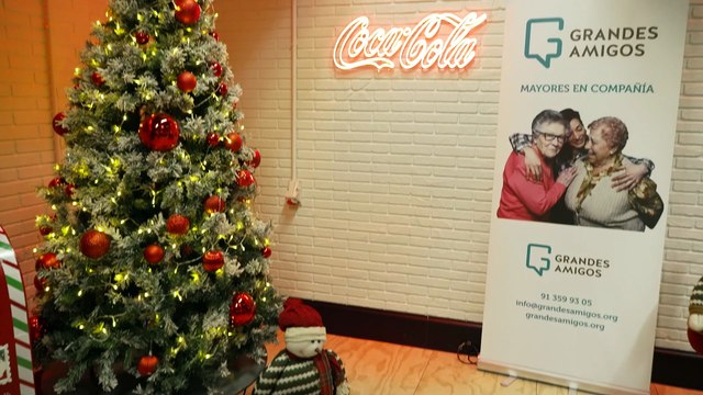 Así es la colaboración que impulsa la vida de barrio contra la soledad de los mayores