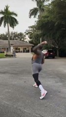 Aroldis Chapman showing off his offseason work