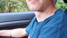 ECPU - Bardzo powolno myślący chłop boi się policji