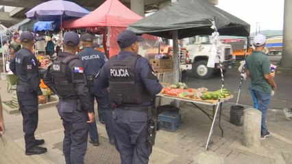 Polémica por desalojo de buhoneros en estación del Metro